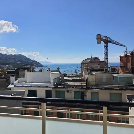 Seaview Rapallo's Heart Skyline ラッパロ