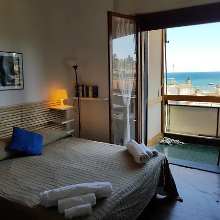 Seaview Rapallo's Heart Skyline アパート *